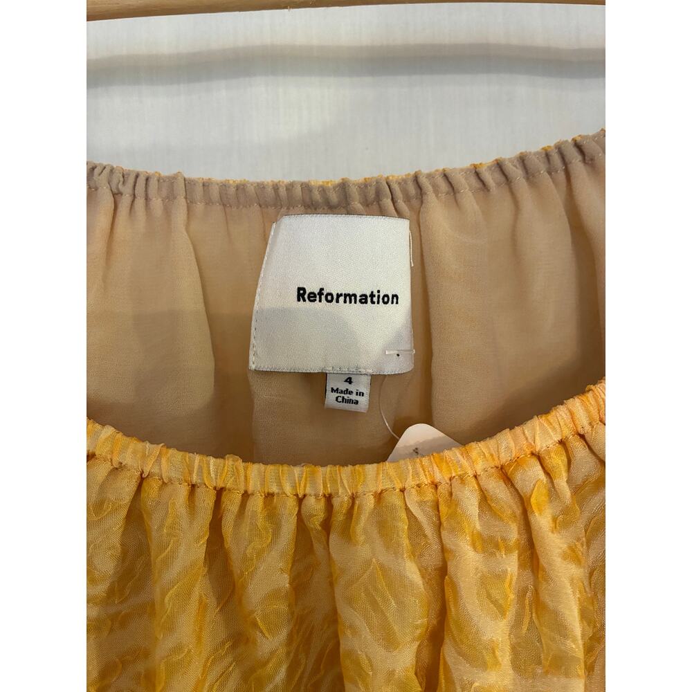 Reformation off shoulder yellow crop top size 4 - Picture 4 of 4